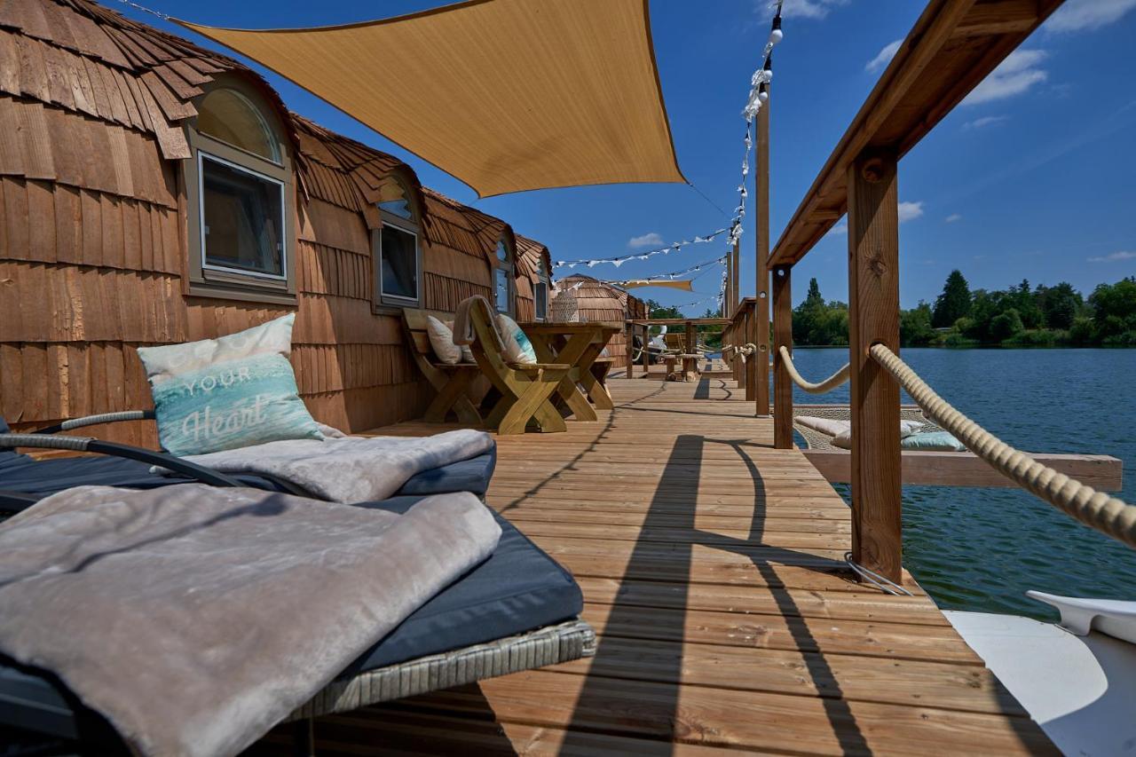 Lieblingsplatz Parey - Schwimmendes Iglu Hotel Екстериор снимка