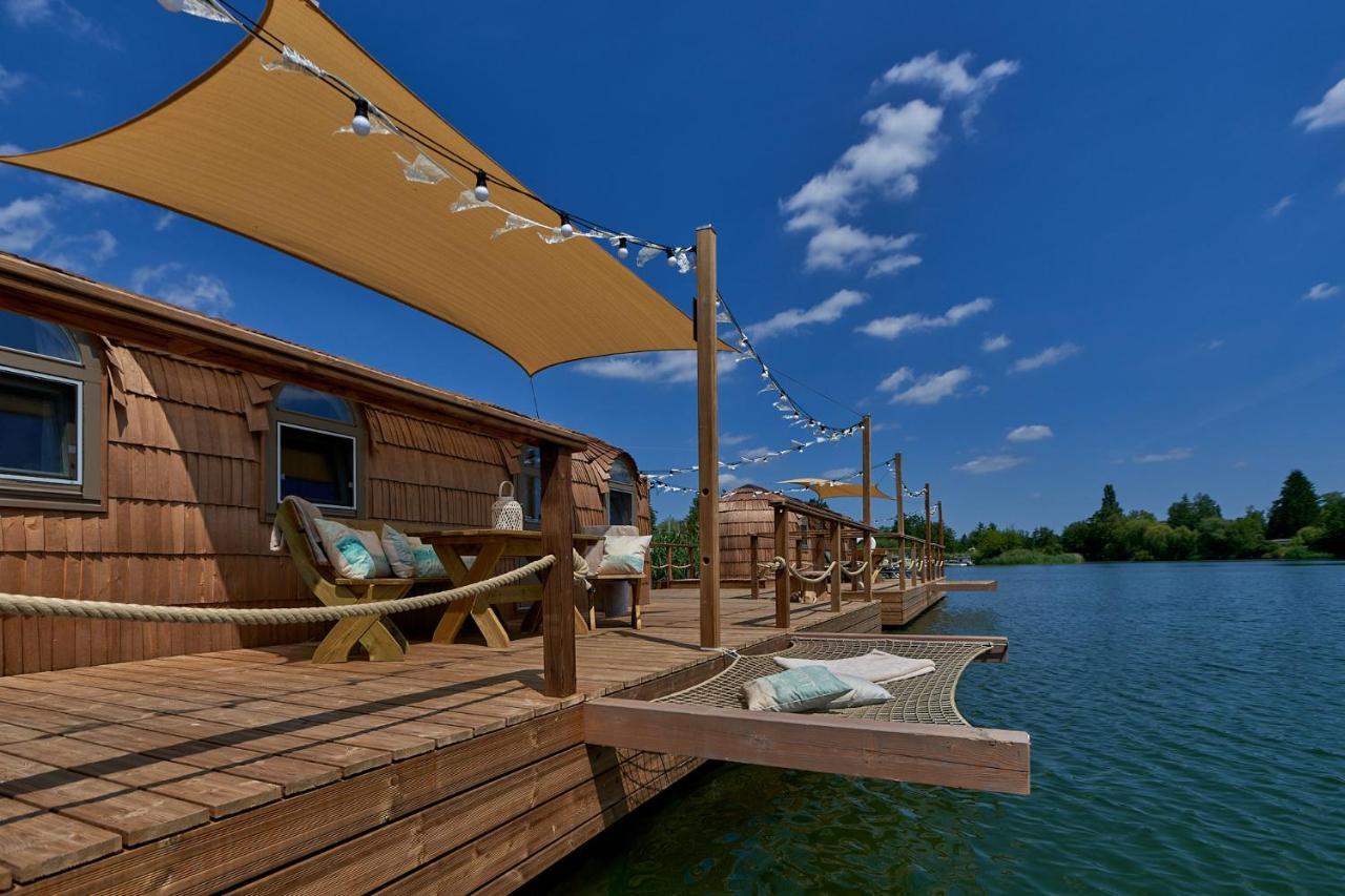 Lieblingsplatz Parey - Schwimmendes Iglu Hotel Екстериор снимка