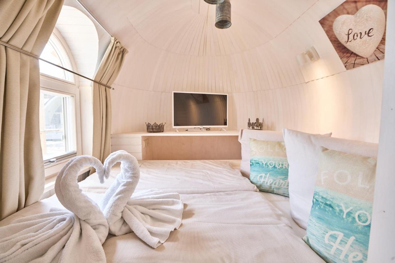 Lieblingsplatz Parey - Schwimmendes Iglu Hotel Екстериор снимка